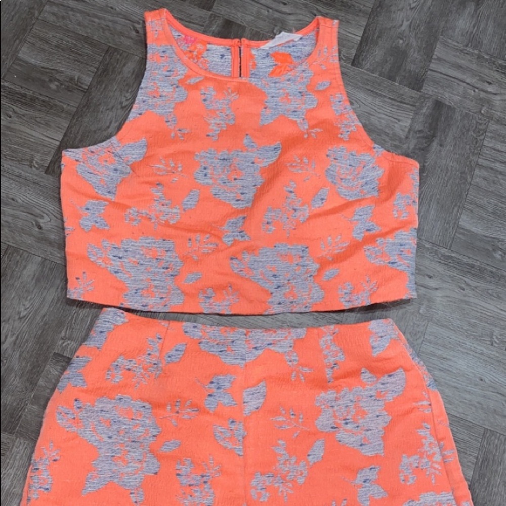 Vibrant two piece set